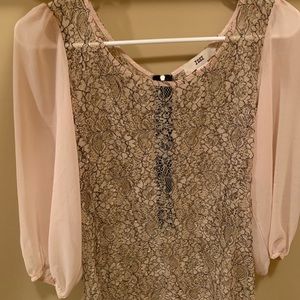 ISSI size medium lace blouse
